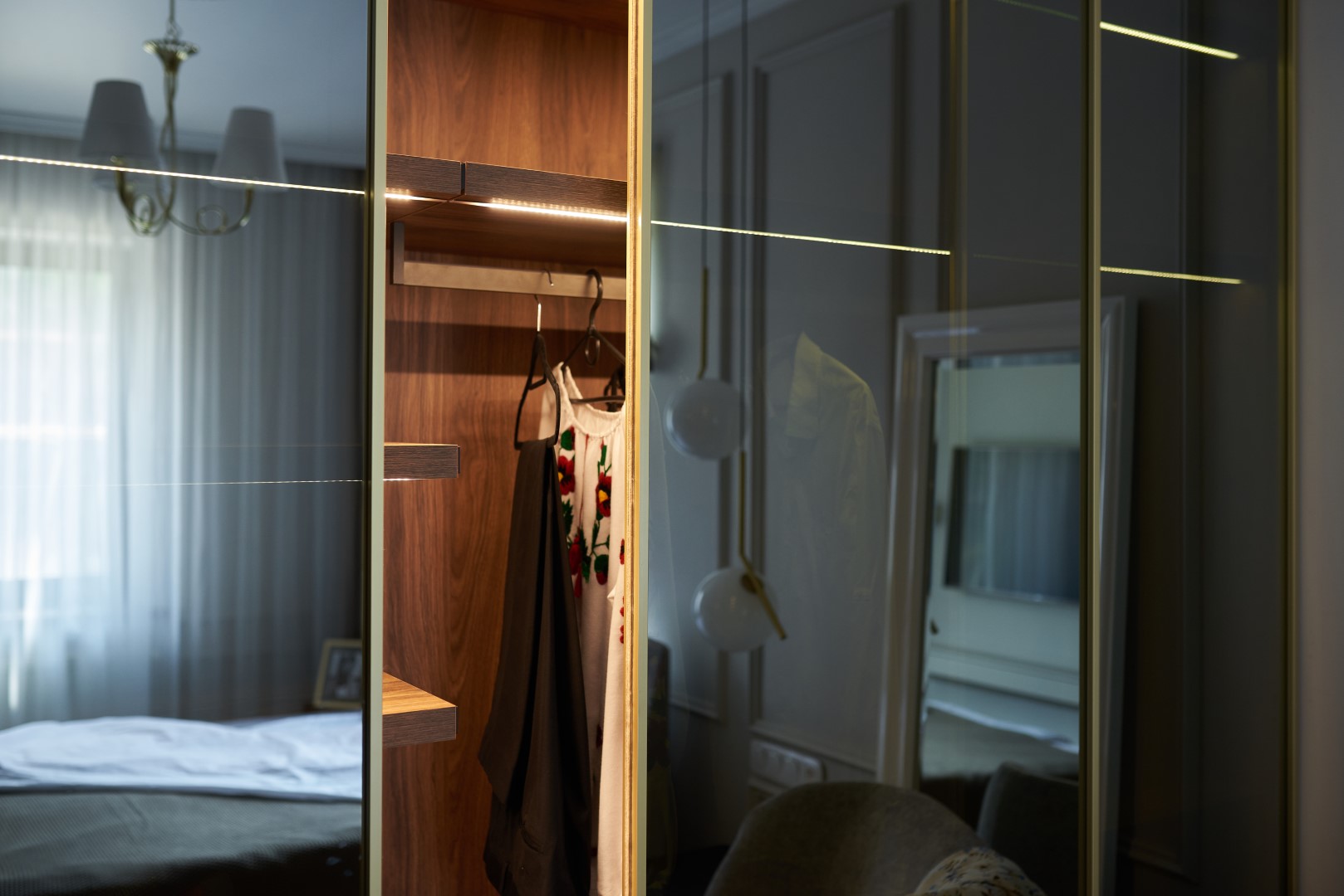 Modern Mirror Wardrobe In The Bedroom 2022 12 16 15 02 09 Utc