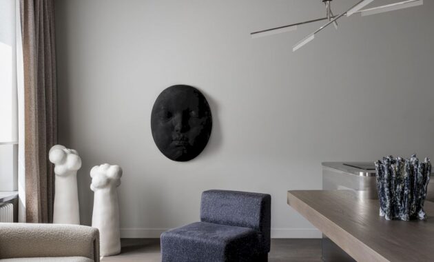 A 73 M² Moscow Apartment Filled With Contemporary Art 24