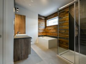 Modern Bathroom With Barn Wood General View 2023 11 27 05 23 45 Utc