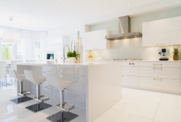 Modern Kitchen With White Italian Lacquered Kitche 2023 11 27 05 04 24 Utc