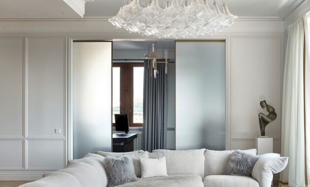 A Bright And Elegant Moscow Apartment With Golden Accents 21