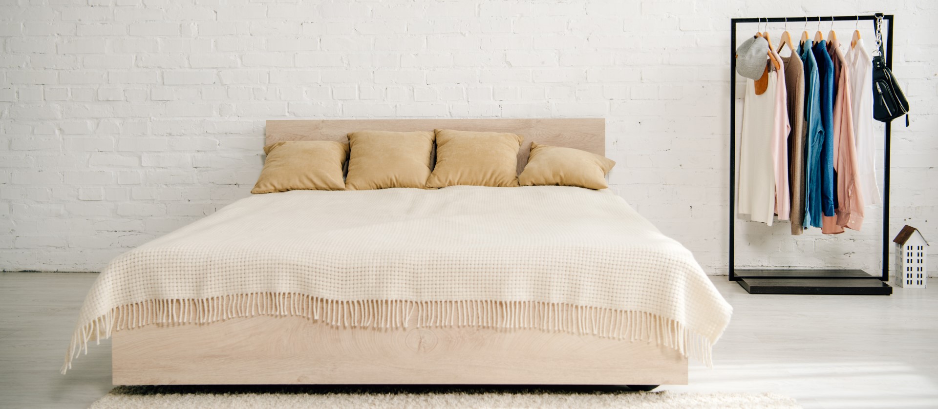 Big Bed With Cushions And Blanket In Teenage Bedro 2023 11 27 05 17 30 Utc