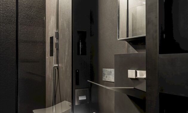 A 90 M2 Moscow Apartment In Black Tones 21