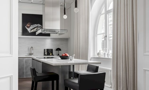A Chic Moscow Apartment With Iconic Design Pieces 14
