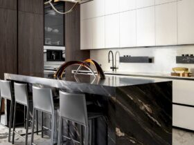 Jeweler's Family Apartment 11