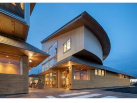 Wooden Axis Large Roof Clinic And Pharmacy By Yoshiaki Tanaka 5