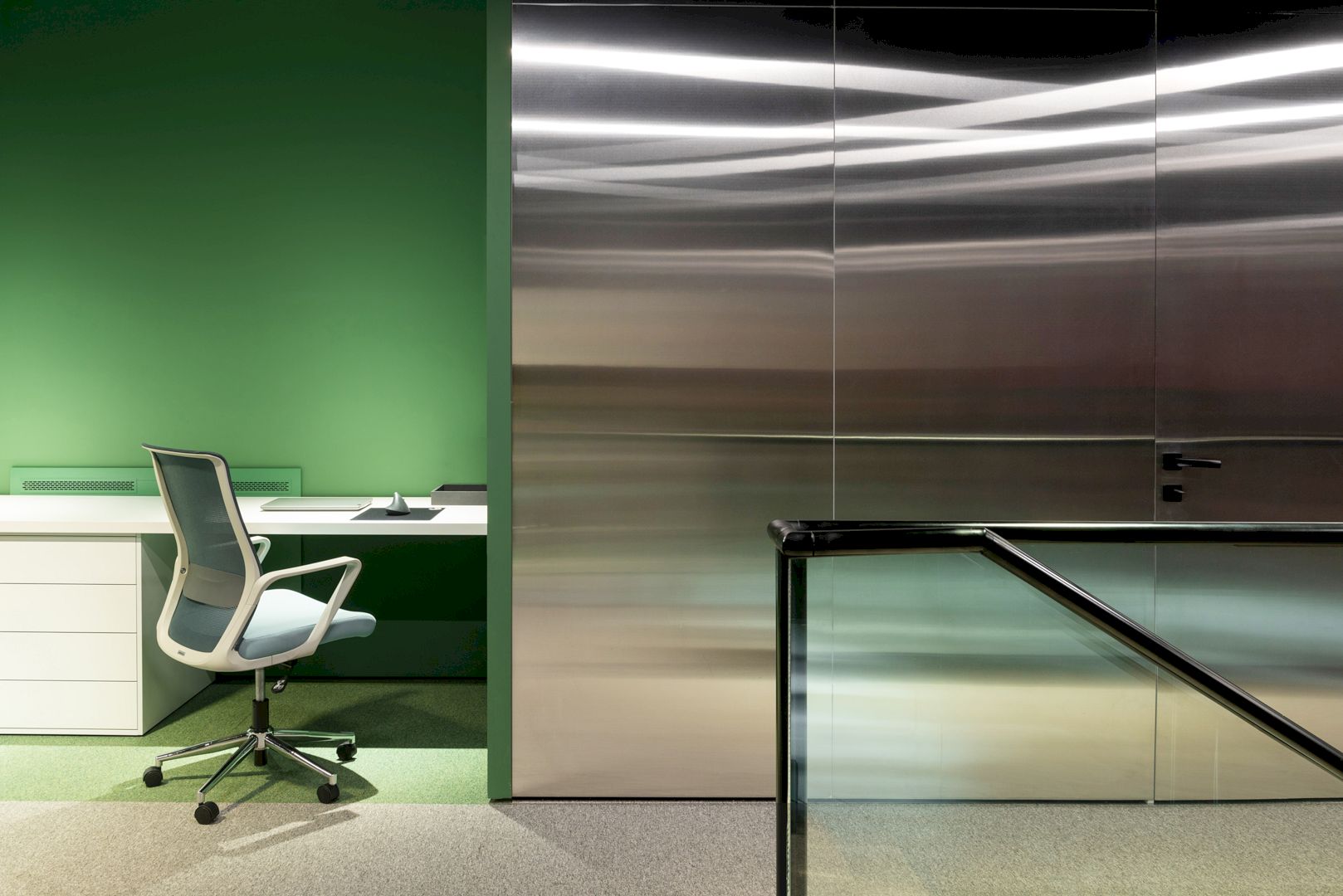 Kvadrat Architects: The Magic of Artificial Lighting in Colorful Office ...