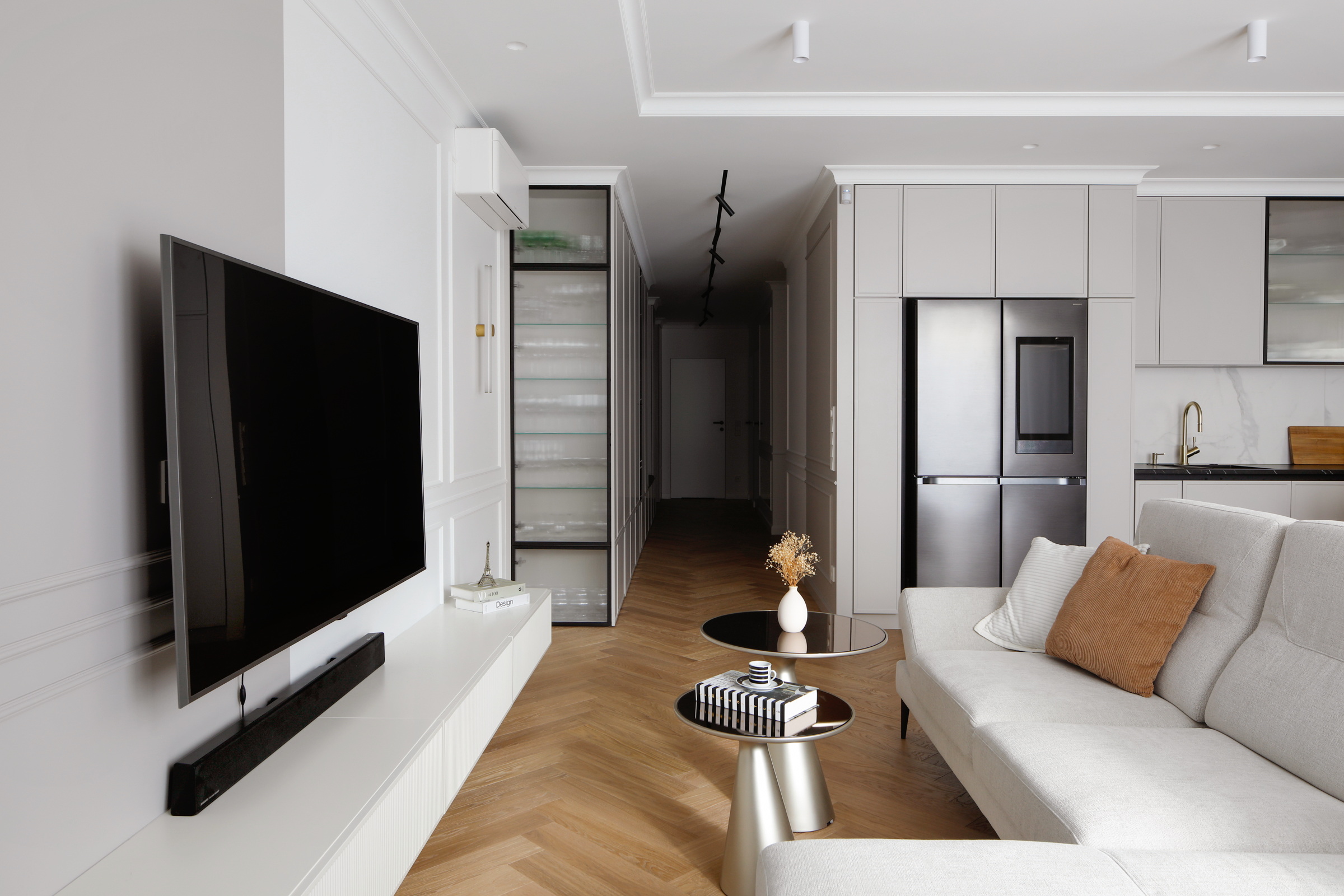 Spokój W Odcieniach Beżu – Modern Classic W Krakowskim Apartamencie 05