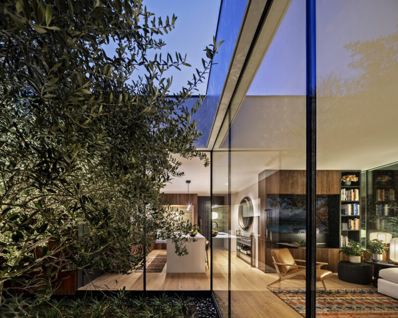 20 Living And Kitchen From Courtyard