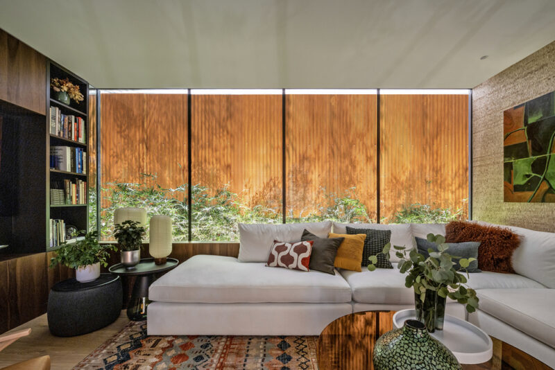21 Living Room Night Aviary