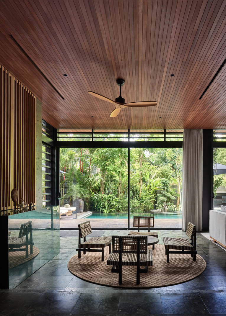 KIE Alexis Dornier Suki Villa 71