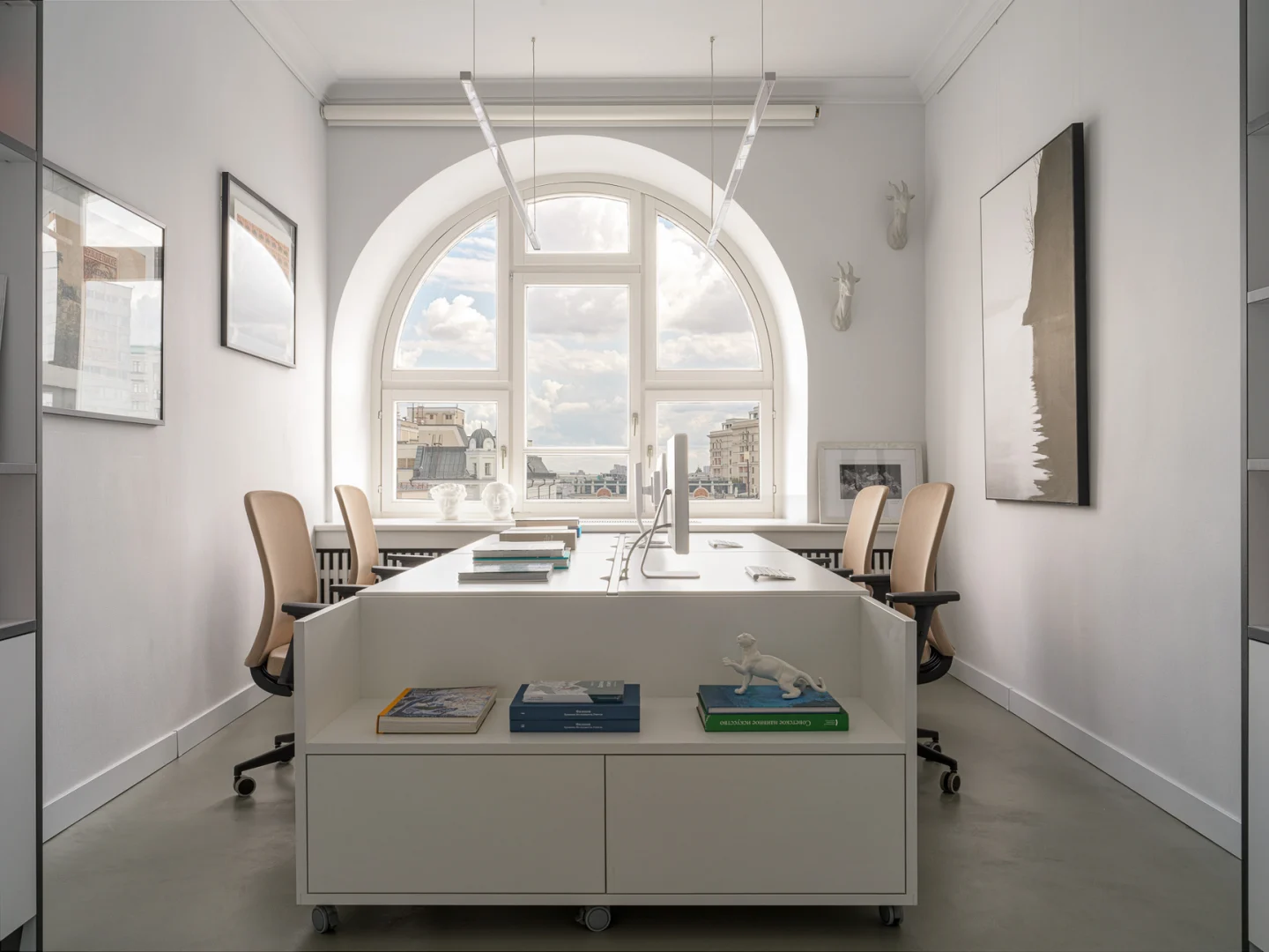 Art Filled 270 Msq Office In Moscowby Elena Drobotova17