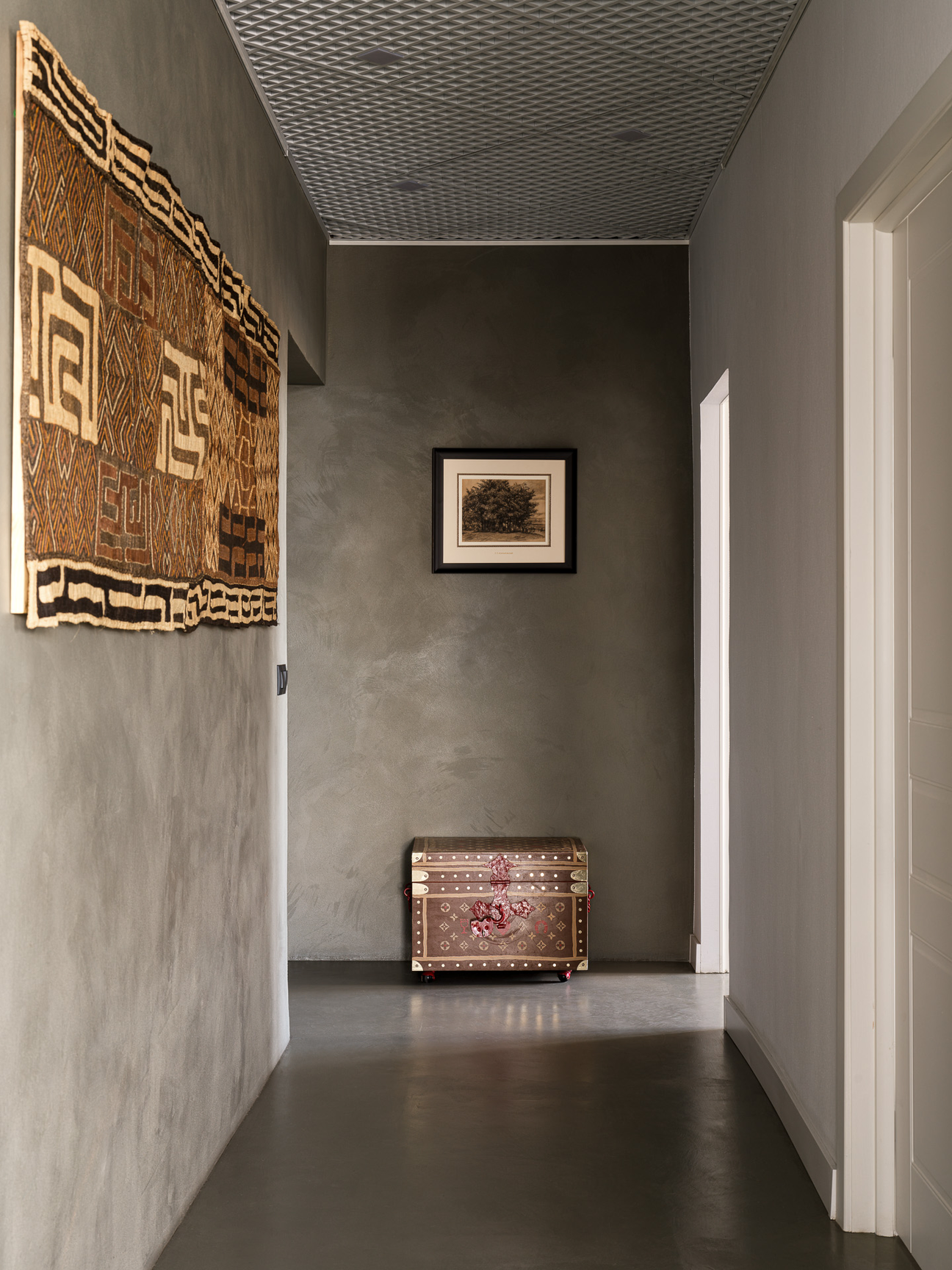 Art Filled 270 Msq Office In Moscowby Elena Drobotova5