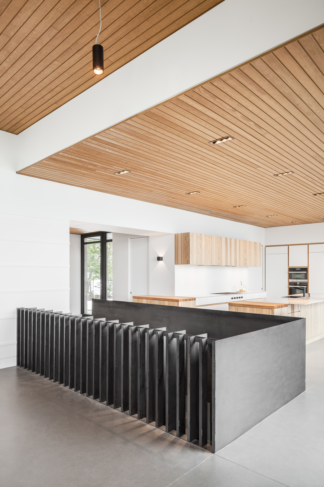 Long Horizontalsby Thellend Fortin Architectes 10