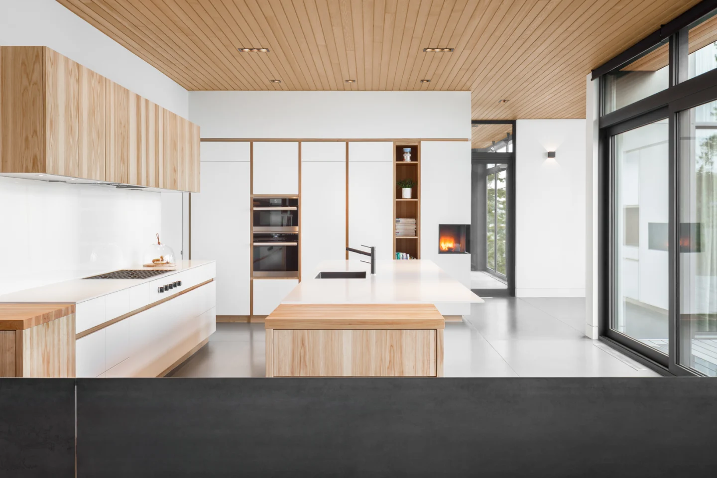 Long Horizontalsby Thellend Fortin Architectes 11