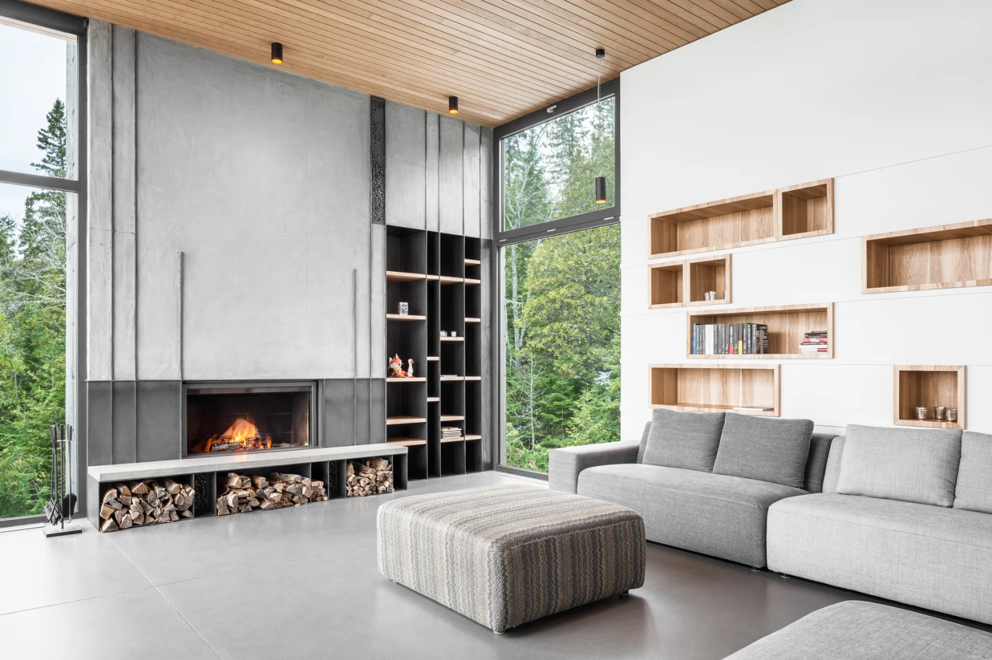 Long Horizontalsby Thellend Fortin Architectes 14