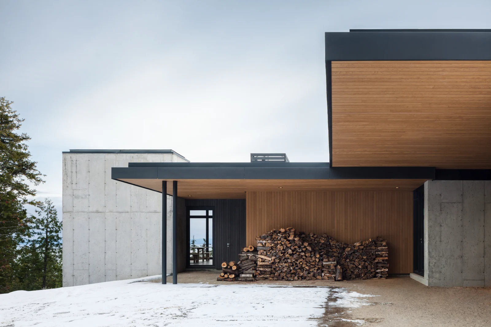 Long Horizontalsby Thellend Fortin Architectes 3