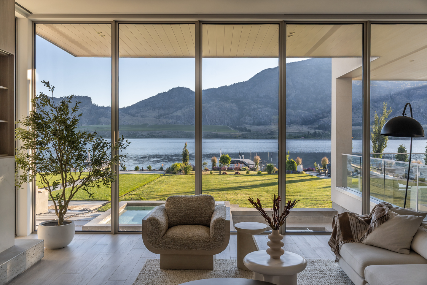 Osoyoos House – Living 5
