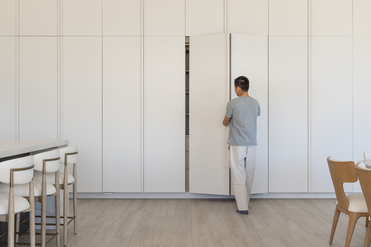 Osoyoos House – Pantry Model 1