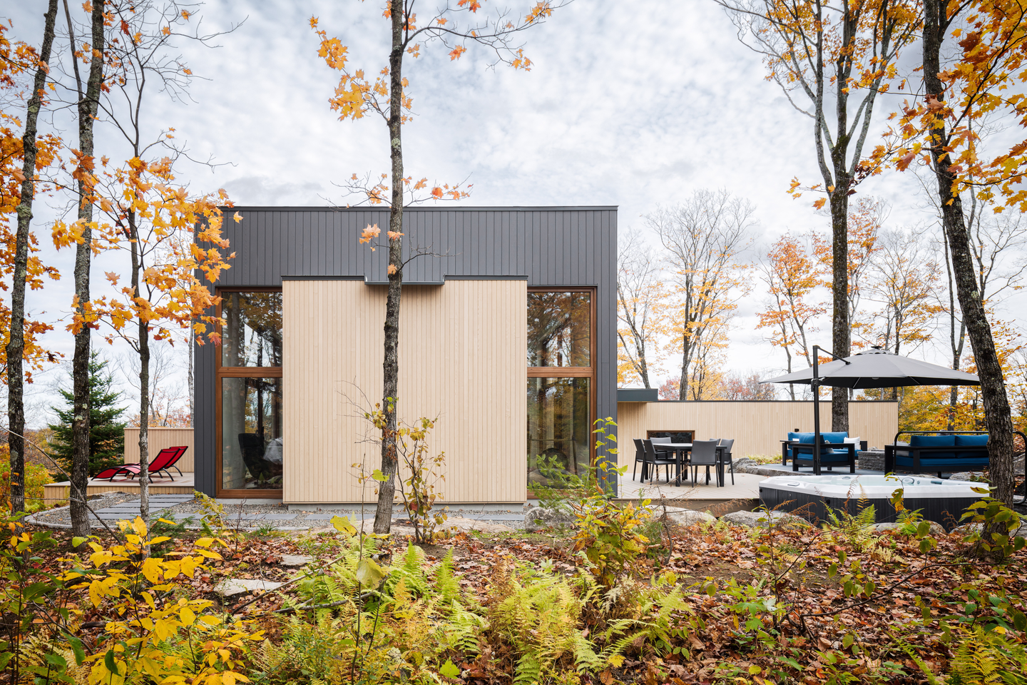 The Hauts Bois House By Thellend Fortin Architectes 16